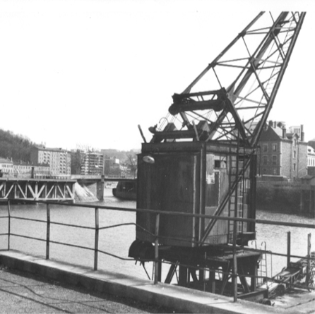 Image d'archive représentant une grue